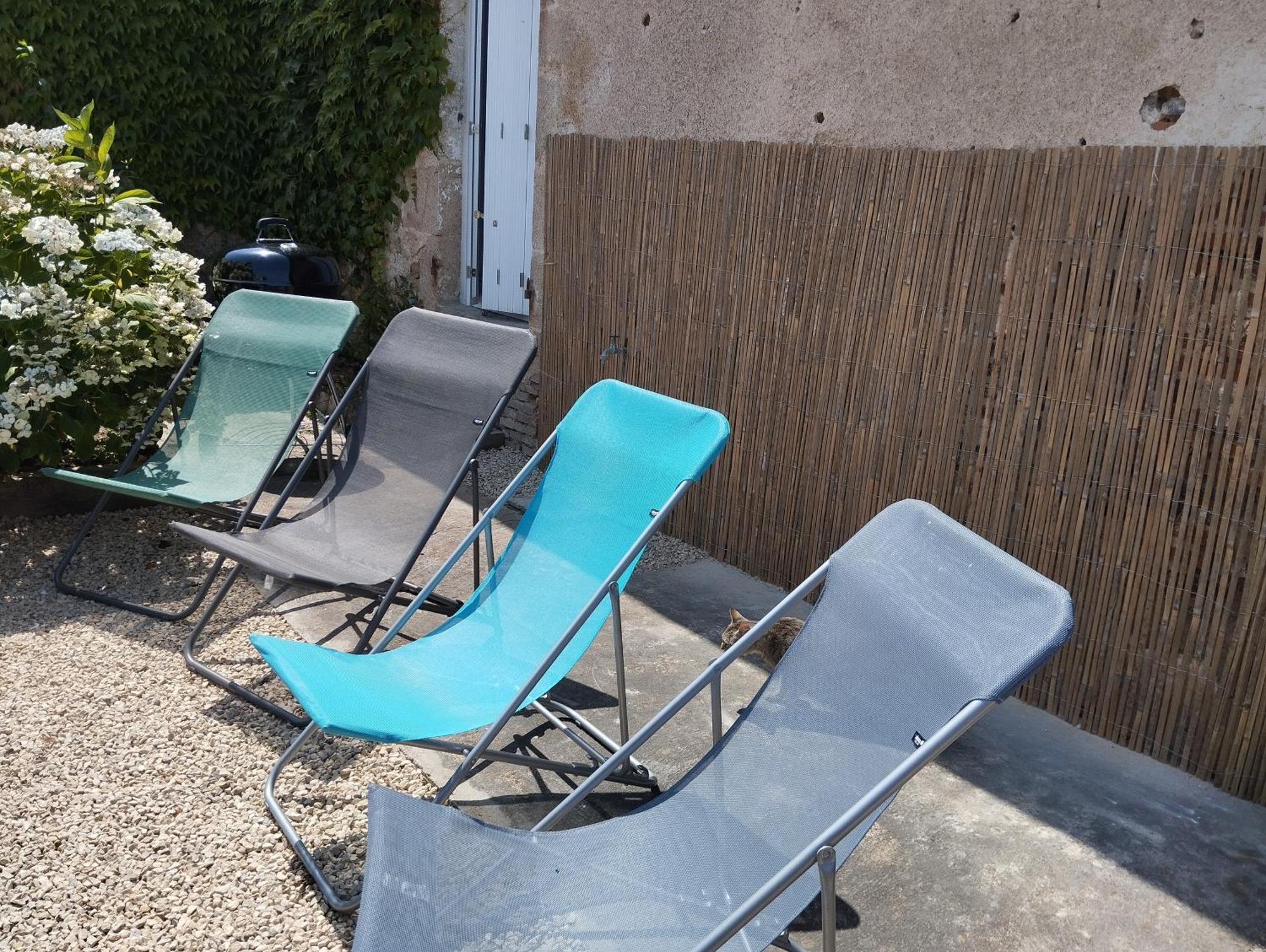 Maison Au Calme Avec Vue Etang Clesse  Exteriér fotografie